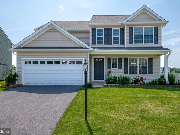 235 Callie Dr, York, PA 17404