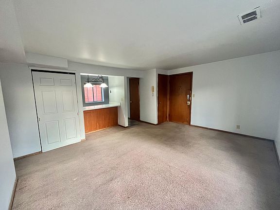 4th image of 296 E 17th Ave #3B