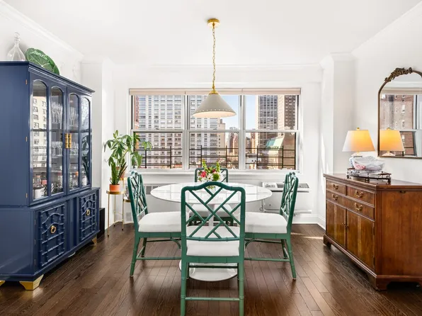 300 East 71st Street 11N image 3 of 22