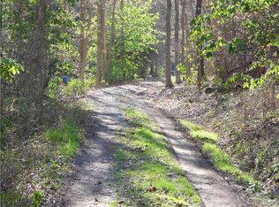 1205 Ewing Rd, Coraopolis, PA 15108