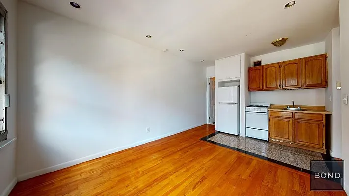 Rented by Bond New York | media 28