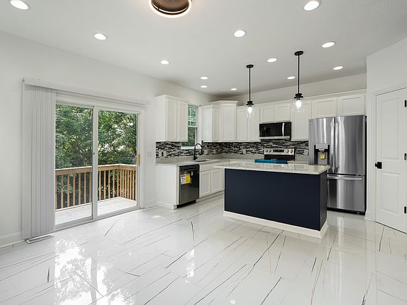 4th image of 2859 Acarie Dr