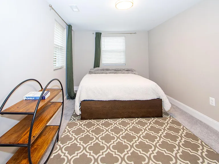 11 Arthur Dr W — Photo 22