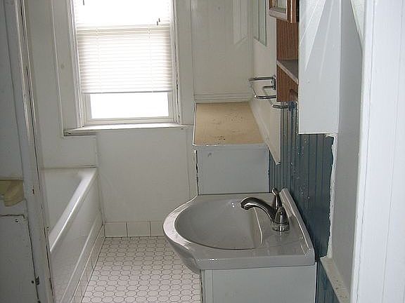 5th image of 730 Egleston Ave APT 3