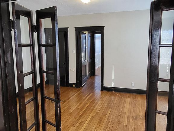 4th image of 2122 Prather Ave Floor 2