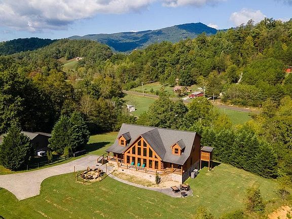 4th image of 2715 Dayne Dr