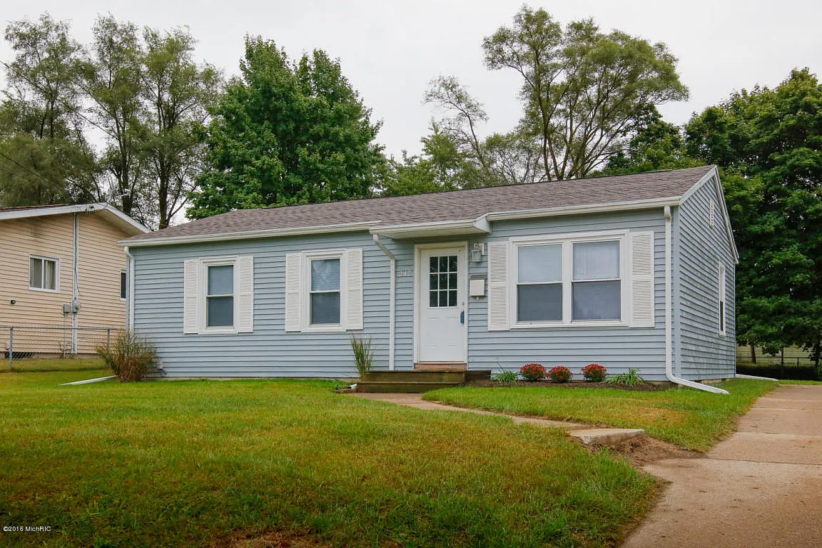 247 Ardmoor Dr photo 1