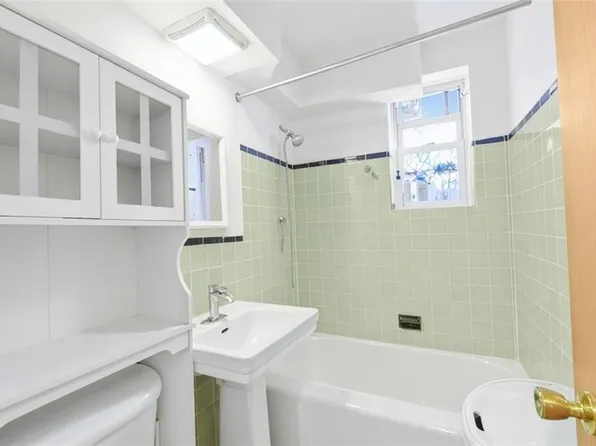 367 Avenue S image 3 of 8