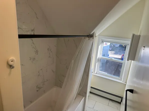 106 Taylor St Floor 3, Providence, RI 02907