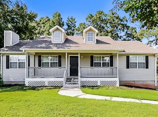 221 Greenleaf Dr, Hampton, GA 30228