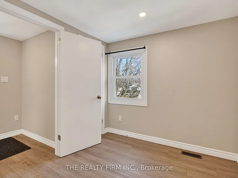 312 Piccadilly St #4 — Photo 12