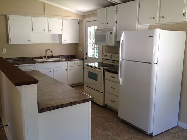 2nd image of 327 Oak Ave