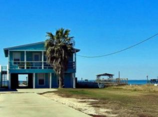 30 Belaire Dr, Rockport, TX 78382