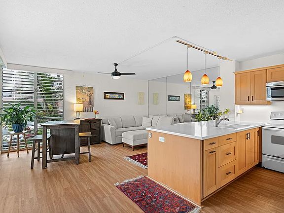 4th image of 75-6016 Alii Dr APT 238