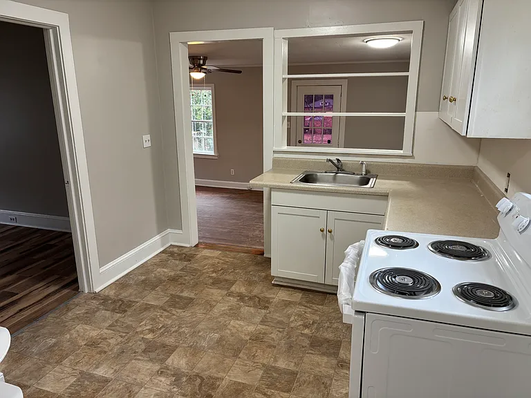 203 Parkwood Ave — Photo 6