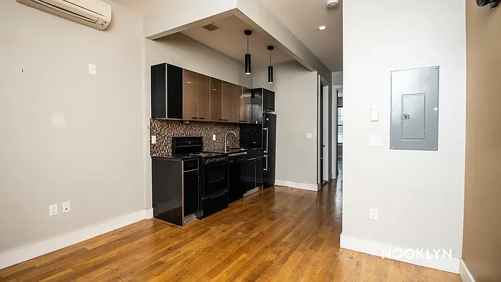 Rented by Nooklyn NYC LLC | media 19