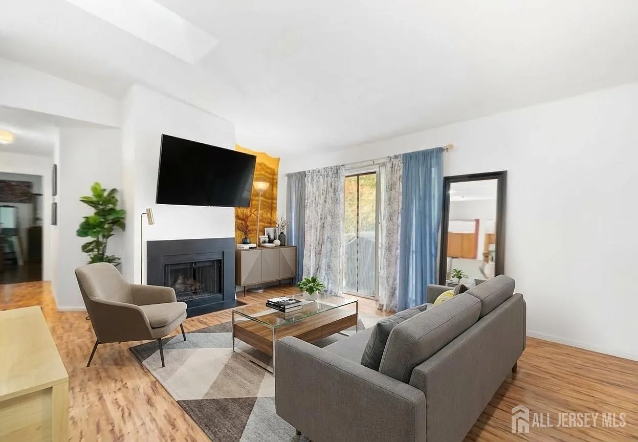 107 Rachel Ct photo 1