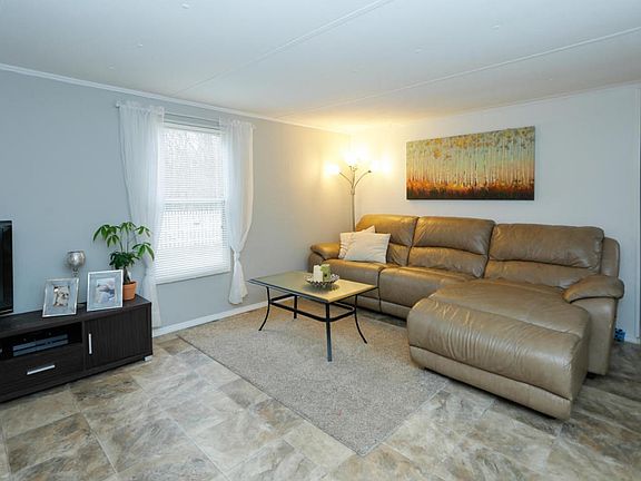 1213 44th St-103