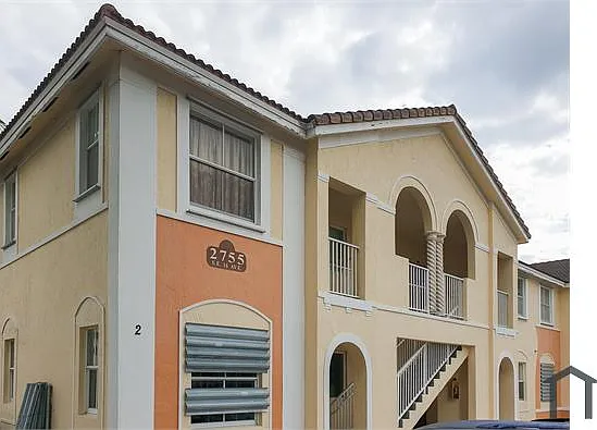 3 bed, 1182 sqft, $2,000 — Photo 1