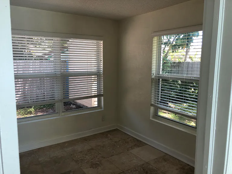 3160 NW 6th Ave — Photo 10