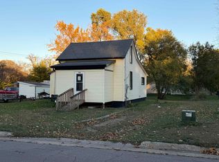 708 S 10th St, Estherville, IA 51334