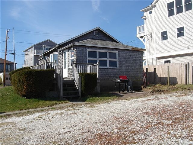 Sea Cottage in Jeruslaem