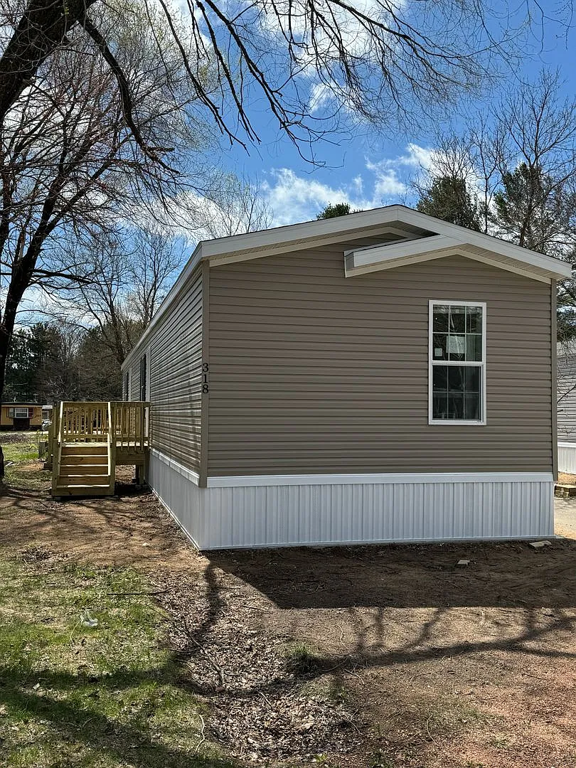 Eagle Ridge — Photo 1