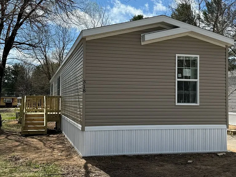 1430 Torun Rd — Photo 1