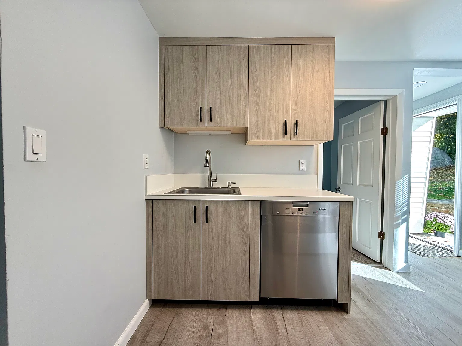 2 bed, 800 sqft, $2,895 — Photo 3