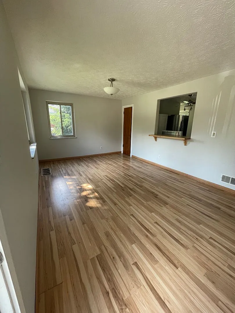 Bridgetown - Wow! Adorable 2 Bed Ranch, With Huge Fenced Backyard — Photo 2
