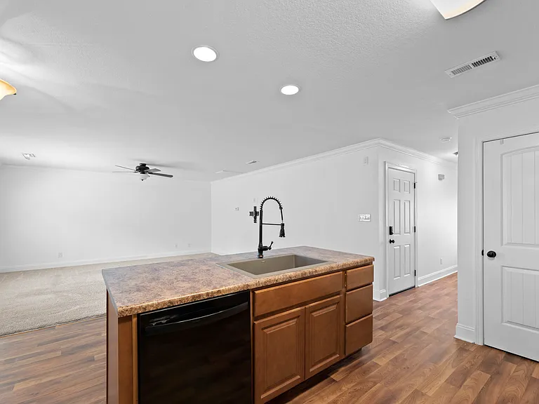 317 Wynberry Ct — Photo 8