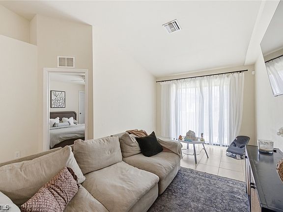 5th image of 1018/1020 SE 24th Ave