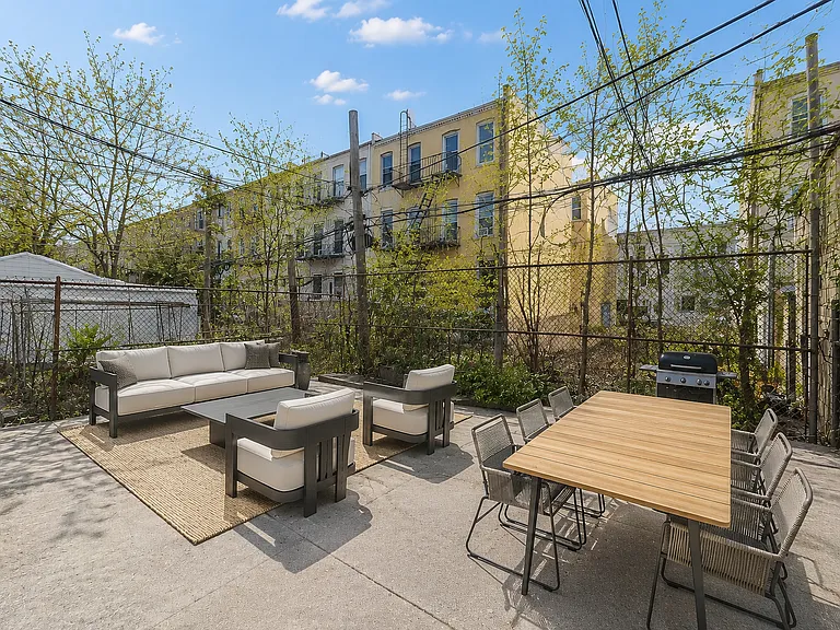280 Suydam St #1R — Photo 8