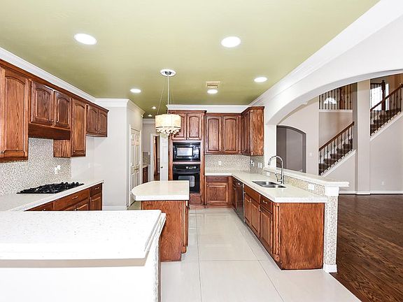 4th image of 11010 Black Falls Ct