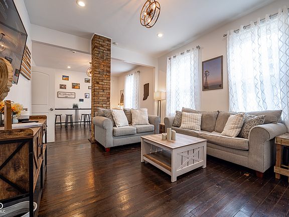 5th image of 1361 Union St