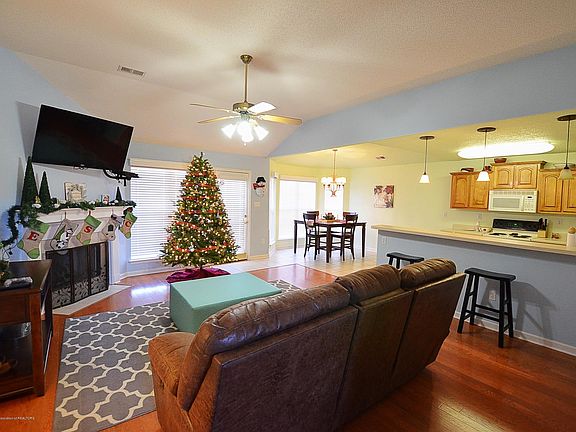 2nd image of 725 Timber Creek Dr