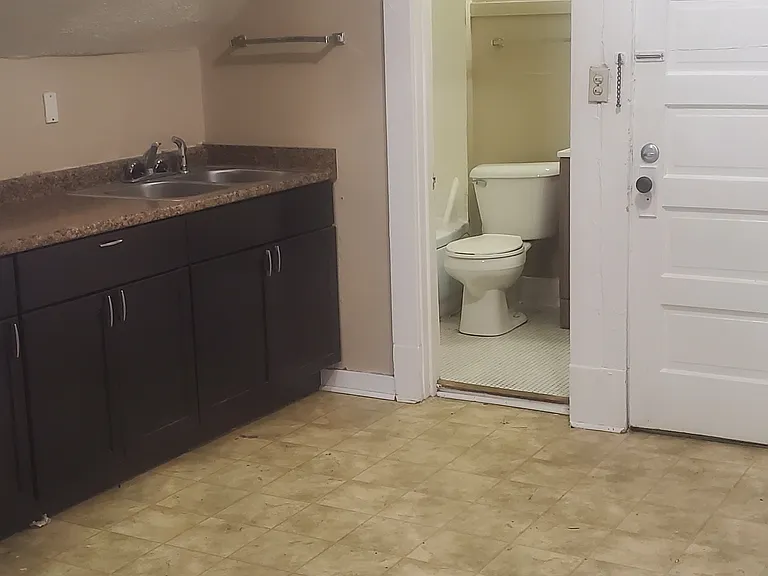 415 N Duluth Ave #19 — Photo 2