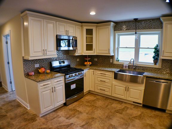 5th image of 10325 Lawler Ave