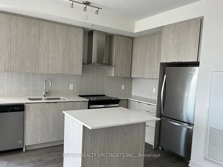 55 Duke St W #1508 — Photo 4