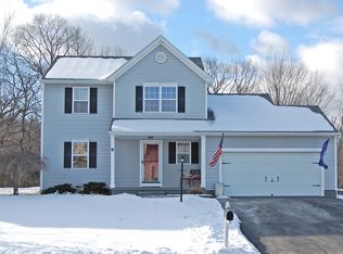 8 Falcon Chase, Rensselaer, NY 12144
