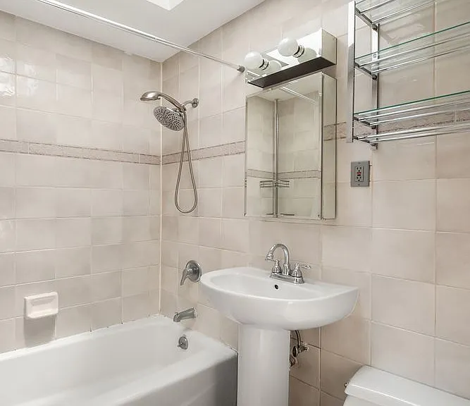 235 E 54th St #4B — Photo 4