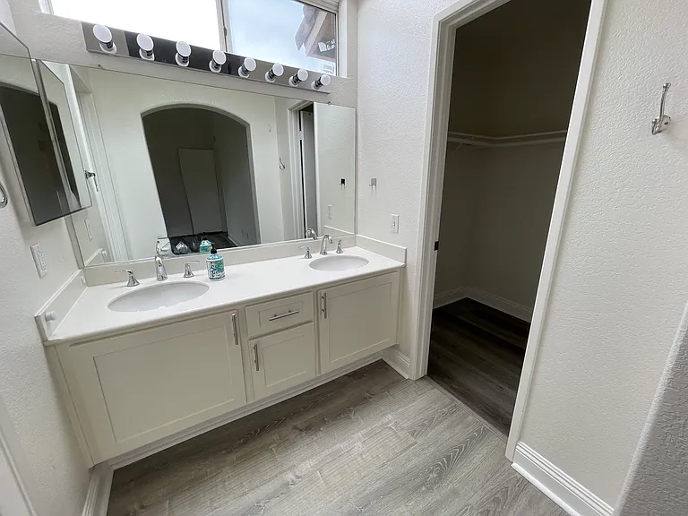 55 Nightingale Dr — Photo 14