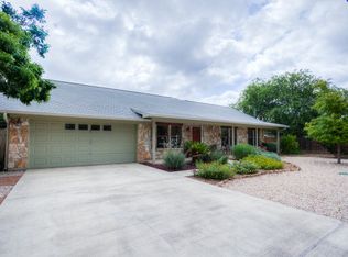 208 S Starkey St, Kerrville, TX 78028