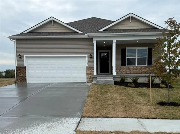 710 Solstice Cir, Belton, MO 64012