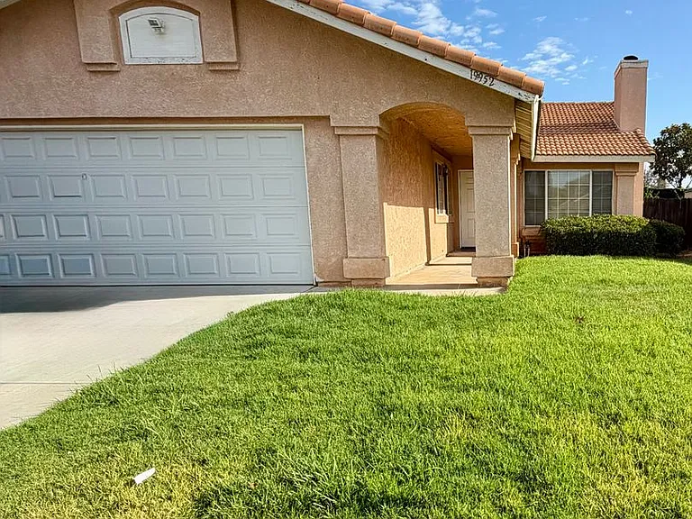 19952 Silvercrest Ln — Photo 1