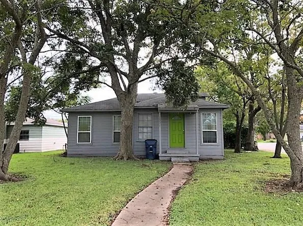 1531 W 8th St, Freeport, TX 77541