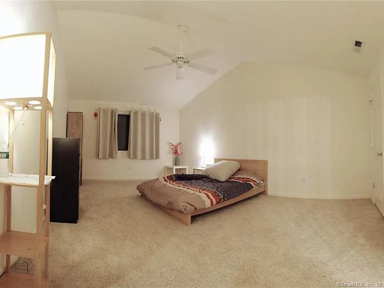 2435 Bedford St #21Y — Photo 9