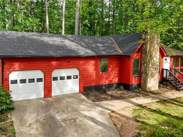 4380 Cary Dr, Snellville, GA 30039