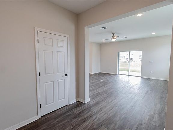 5th image of 1362 Willett Dr