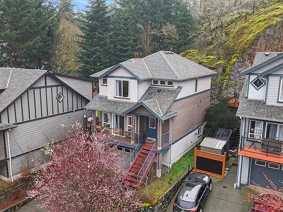 2nd image of 573 Kingsview Rdg